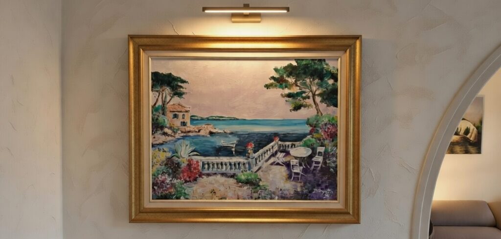 Tableau bord de mer en Provence 91x73 cm avec cadre doré pour décor de tournage
