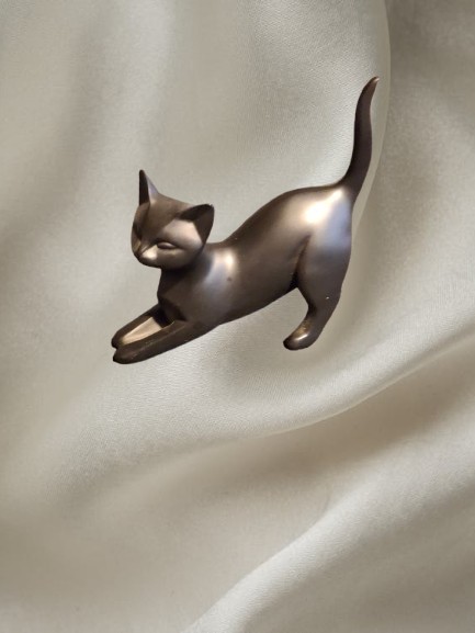 Figurine décorative -Chat noir étiré