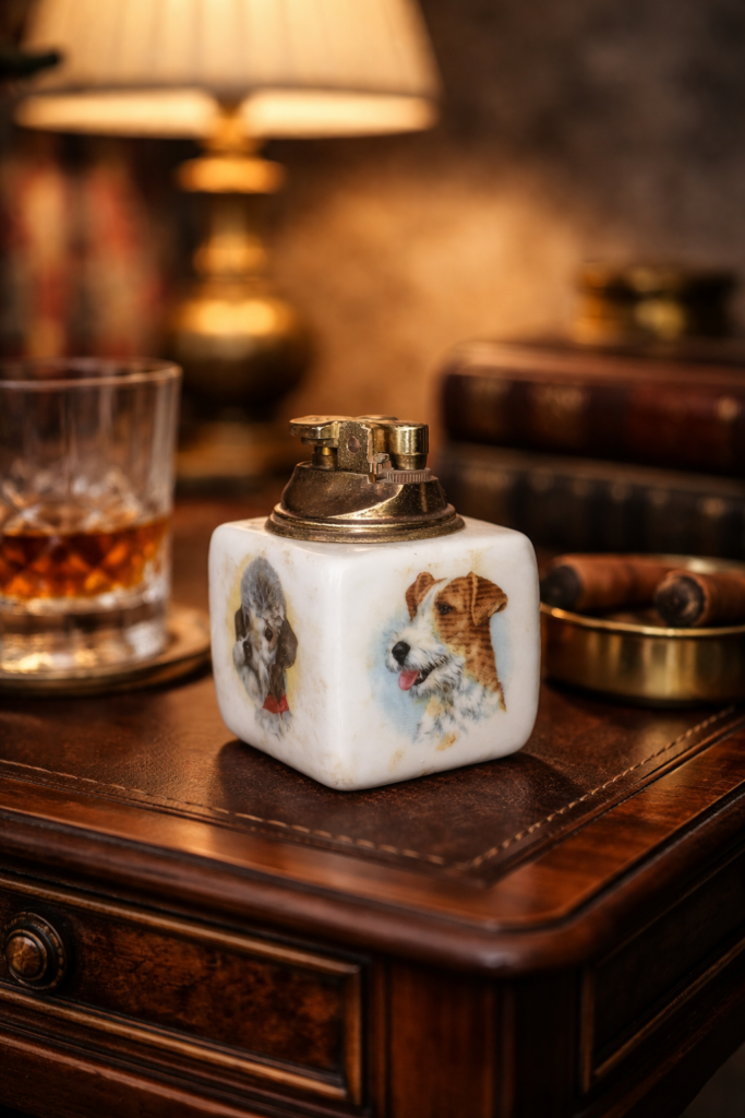Briquet de table vintage en porcelaine décor chiens